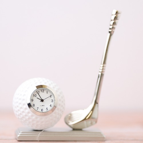 golf club and golf ball clock