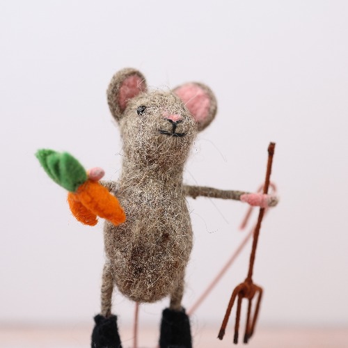 gardening mouse